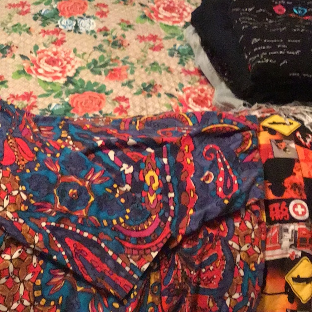 Multi color 3/4 length shirt